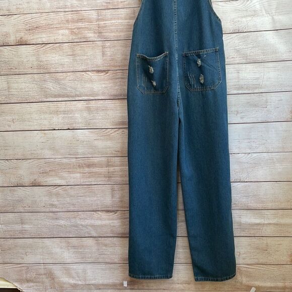 DISTRESSED LIGHTWEIGHT DENIM OVERALLS IN BLUE - Picture 7 of 10